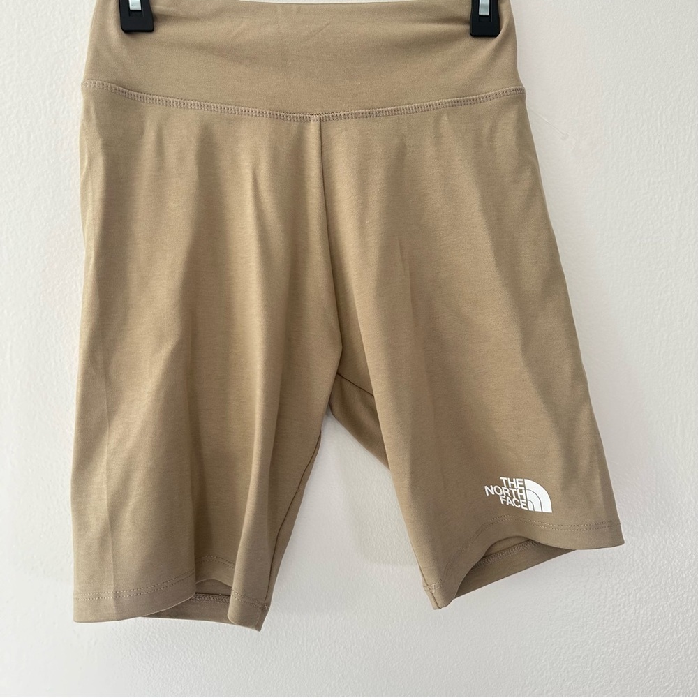The North Face Tan High Rise Biker Shorts – Women’s Size Small NWT
